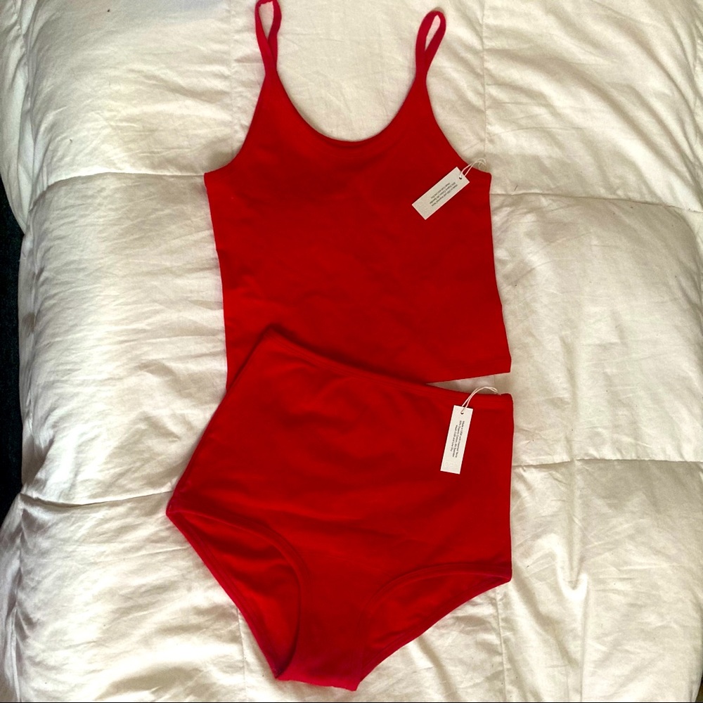 Tank and Underwear Arq Set in Cherry
